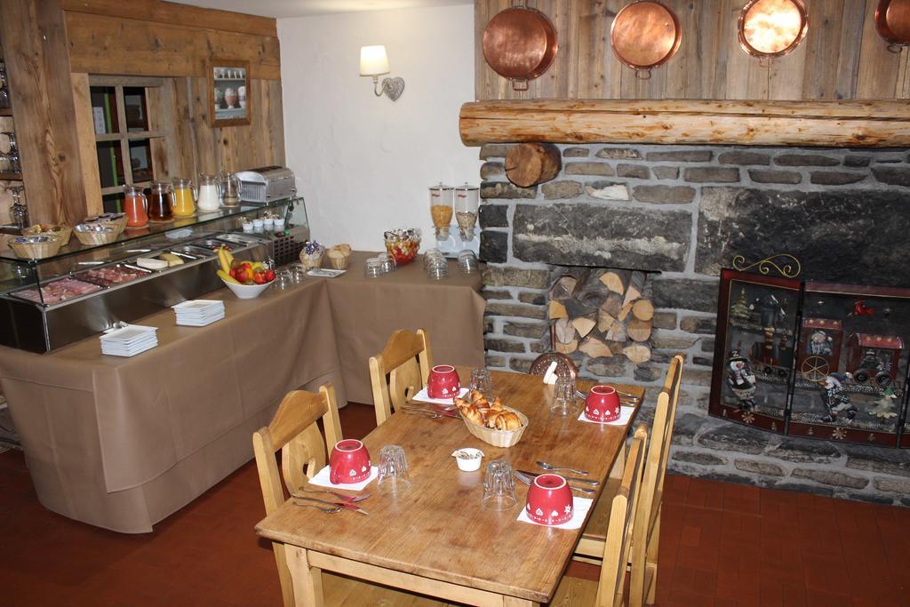Hotel Restaurant U'Fredy La Clusaz Dış mekan fotoğraf